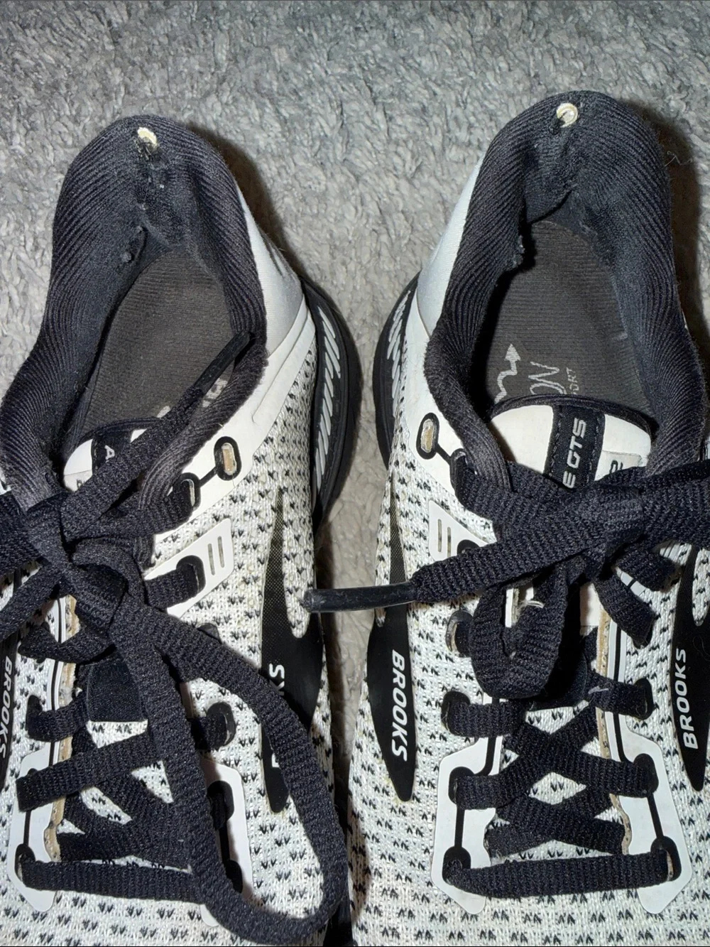 Brooks adrenaline gts Running Sneakers activewear athleisure collegiate